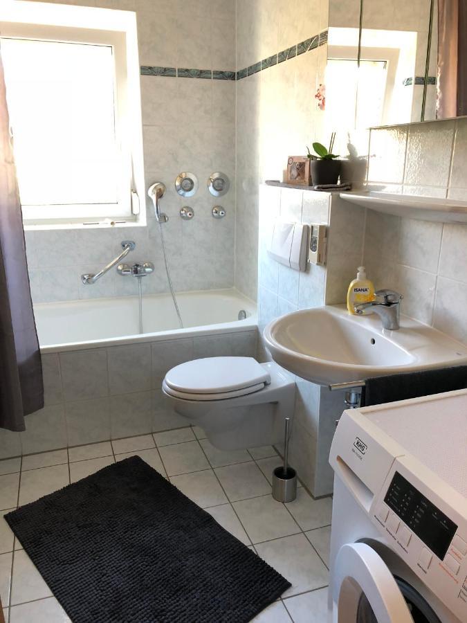 2 Zimmer Wohnung Mit Balkon - Naehe Messe Haar  Kültér fotó